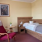 Ld Palace & Kur 4*