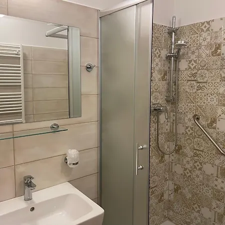 Ld Palace & Kur 4*