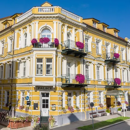 Ld Palace & Kur 4*