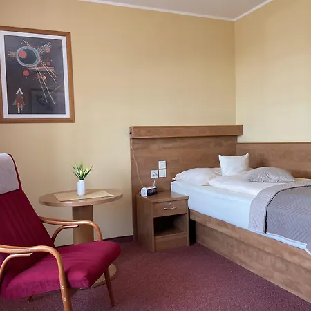 Ld Palace & Kur 4*
