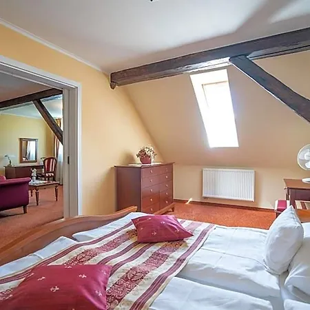 Ld Palace & Kur 4*